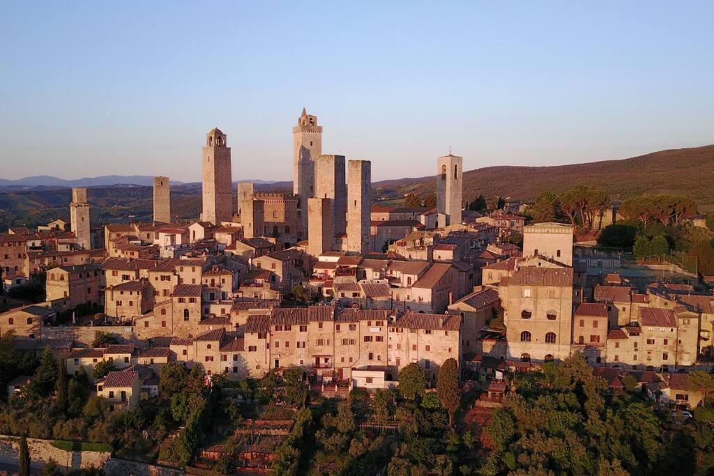 Castello Di Fulignano Ildebrando Superior Apartment Сан Джиминяно Екстериор снимка